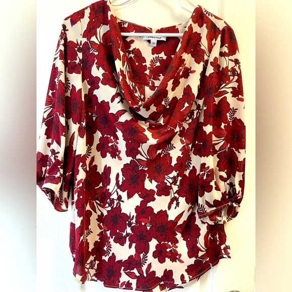 Preview. Red flower blouse. size 14. - Picture 5 of 8